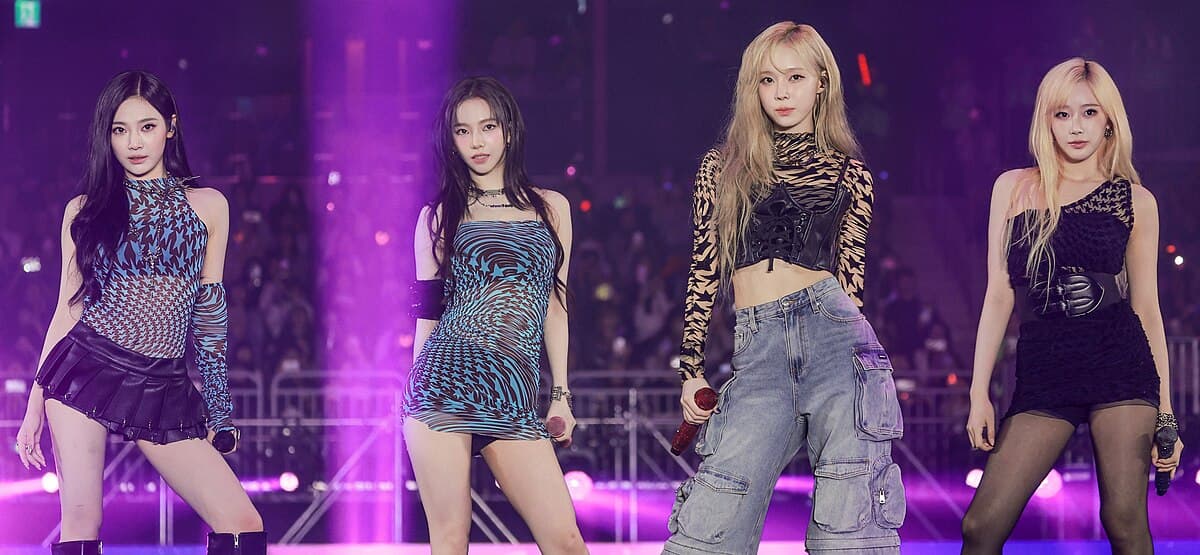 Bốn thành viên của aespa, nhóm nhạc nữ K-pop thế hệ 4, tại K-Link Festival 2024